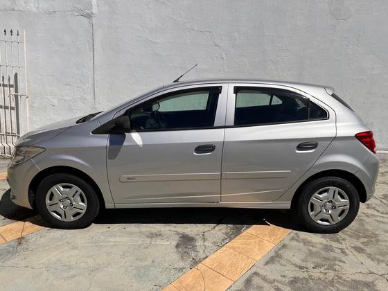 CHEVROLET ONIX 1.0 MPFI LS 8V FLEX 4P MANUAL CHEVROLET ONIX 1.0 MPFI LS 8V FLEX 4P MANUAL